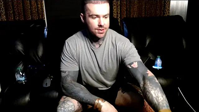 Snapshot of nathaniel_13 chatting on 06/19/26, 09:51 nathaniel 13 online show from 06/19/26, 09:51
