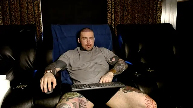 Snapshot of nathaniel_13 chatting on 07/04/26, 12:50 nathaniel 13 online show from 07/04/26, 12:50