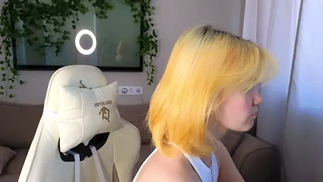 Emily Miu online show from 06/20/26, 02:58