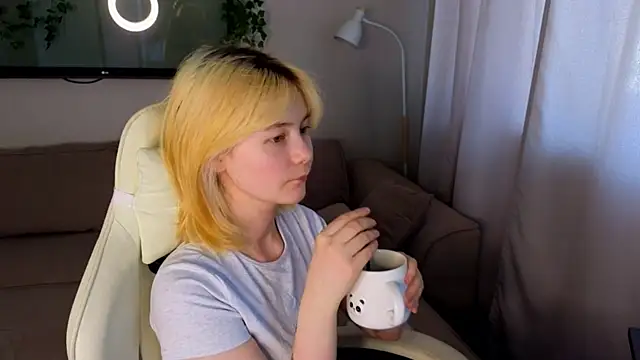 Emily Miu online show from 06/21/26, 02:58