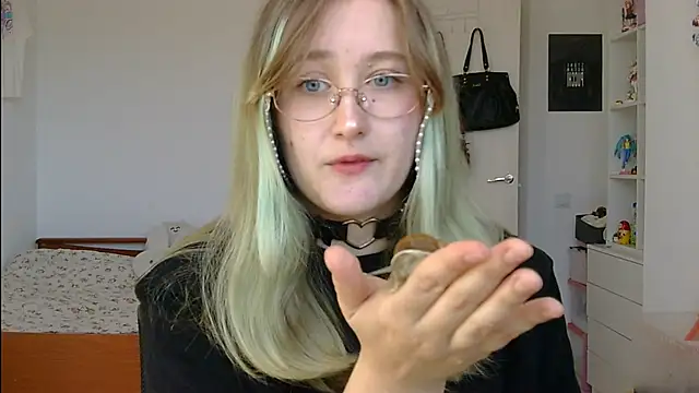 yourcherry3 online show from 06/20/26, 06:05