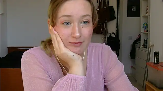 yourcherry3 online show from 06/23/26, 06:33