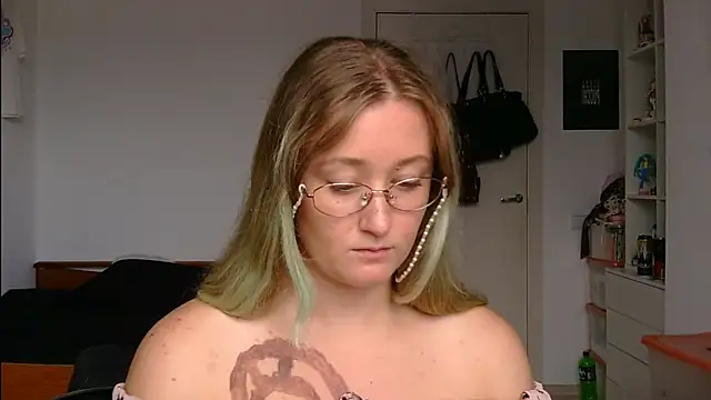 yourcherry3 online show from 06/30/26, 07:53