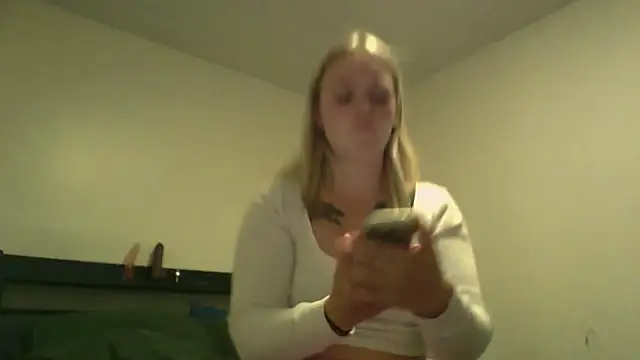 Snapshot of Skylarbaby99 chatting on 07/25/26, 01:47 Skylarbaby99 online show from 07/25/26, 01:47