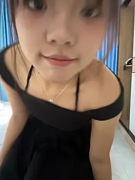 Snapshot of ela_sisi chatting on 06/21/26, 03:20 ela sisi online show from 06/21/26, 03:20
