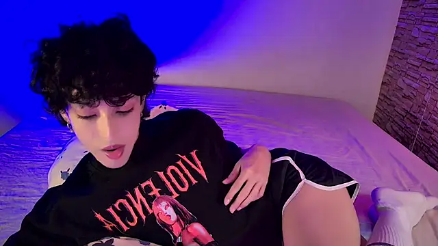 xFemboyToy online show from 06/28/26, 01:33