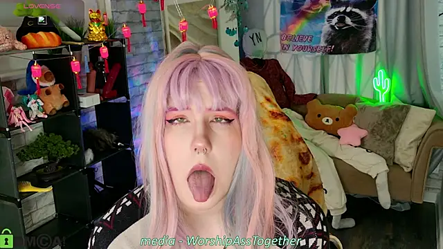 Snapshot of Candy-yeah chatting on 07/08/26, 01:10 Candy-yeah online show from 07/08/26, 01:10