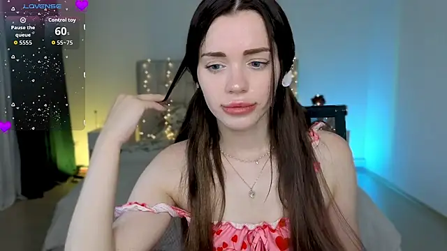 Little cuti1e online show from 06/23/26, 10:02