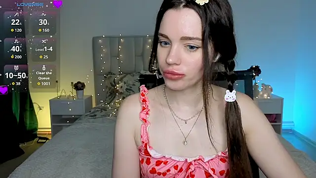 Little cuti1e online show from 06/24/26, 10:14