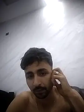 Snapshot of achraf31 chatting on 06/16/26, 01:19 achraf31 online show from 06/16/26, 01:19