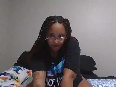 Snapshot of ManEaterMint chatting on 06/18/26, 04:35 ManEaterMint online show from 06/18/26, 04:35