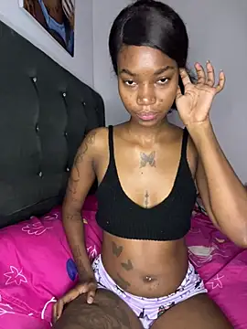 Snapshot of ShakiraThompss18 chatting on 07/23/26, 01:20 ShakiraThompss18 online show from 07/23/26, 01:20