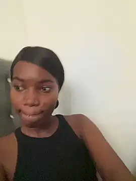 Snapshot of ShakiraThompss18 chatting on 07/31/26, 08:52 ShakiraThompss18 online show from 07/31/26, 08:52