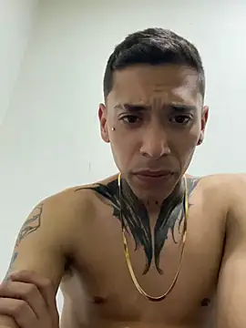 alejoggg1 online show from 06/17/26, 01:52