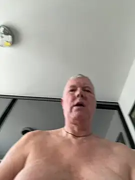 Snapshot of cumboy chatting on 01/06/25, 02:03 cumboy online show from 01/06/25, 02:03