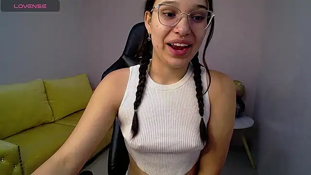 Snapshot of Lia_Rose_ch chatting on 07/02/26, 12:22 Lia Rose ch online show from 07/02/26, 12:22