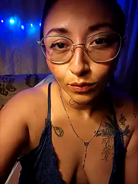Snapshot of sweetshubbymami chatting on 07/16/26, 02:39 sweetshubbymami online show from 07/16/26, 02:39