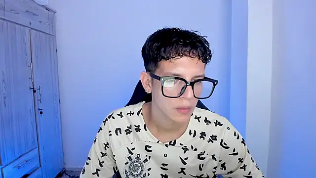 Snapshot of tylerrnova chatting on 07/09/26, 03:10 tylerrnova online show from 07/09/26, 03:10