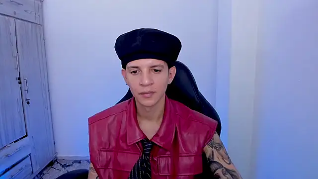 Snapshot of tylerrnova chatting on 07/15/26, 03:01 tylerrnova online show from 07/15/26, 03:01
