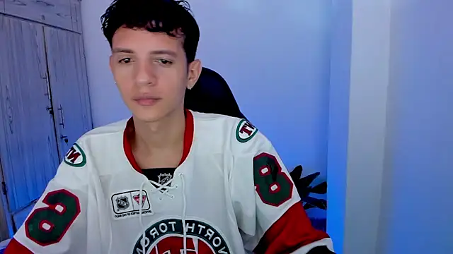Snapshot of tylerrnova chatting on 07/18/26, 03:22 tylerrnova online show from 07/18/26, 03:22
