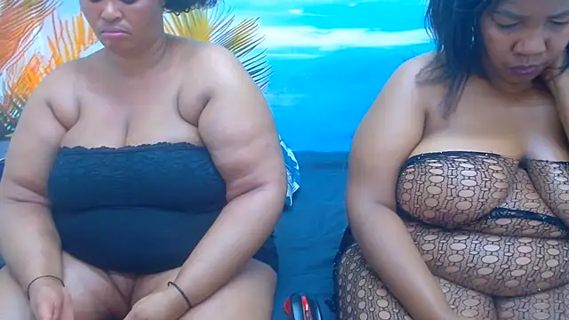 Snapshot of CURVYELEGANCExxx chatting on 07/25/26, 02:25 CURVYELEGANCExxx online show from 07/25/26, 02:25