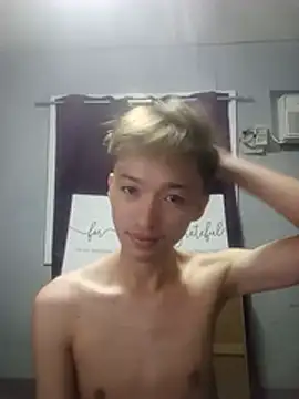 Snapshot of Fem_phiLboy69 chatting on 07/24/26, 04:05 Fem phiLboy69 online show from 07/24/26, 04:05