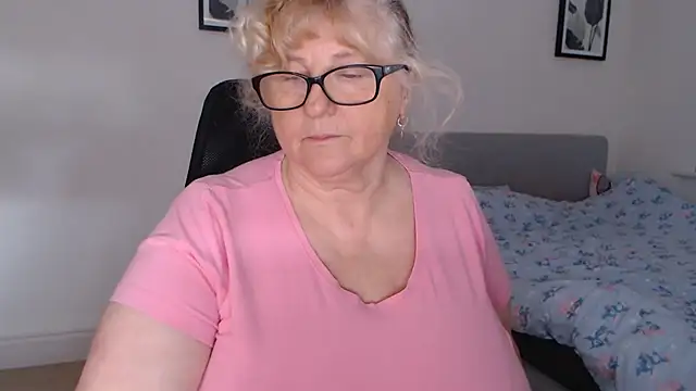 Snapshot of NoraMelow chatting on 07/04/26, 11:05 NoraMelow online show from 07/04/26, 11:05