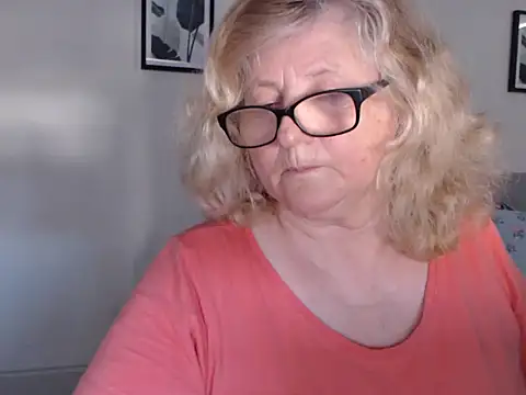 Snapshot of NoraMelow chatting on 07/11/26, 07:44 NoraMelow online show from 07/11/26, 07:44