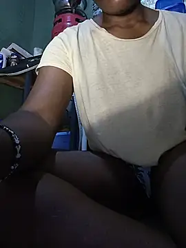 Snapshot of flexyroxxy chatting on 06/18/26, 04:02 flexyroxxy online show from 06/18/26, 04:02