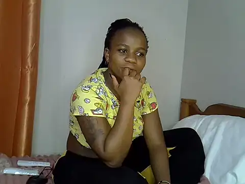 Snapshot of Curvydollyy chatting on 06/17/26, 07:04 Curvydollyy online show from 06/17/26, 07:04
