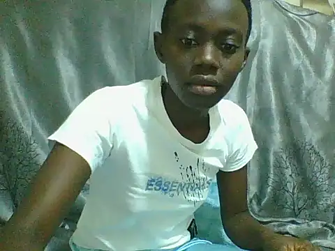 Snapshot of Tish_Leylah chatting on 06/24/26, 04:06 Tish Leylah online show from 06/24/26, 04:06
