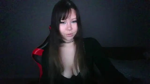 Snapshot of MiaSavageQueen chatting on 06/20/26, 03:15 MiaSavageQueen online show from 06/20/26, 03:15