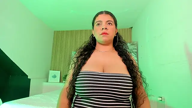 Snapshot of lilithGrayy_ chatting on 06/20/26, 04:15 lilithGrayy online show from 06/20/26, 04:15