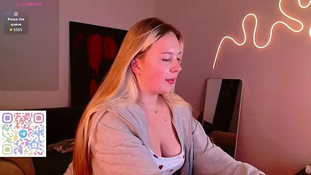 Snapshot of bellablanche chatting on 07/23/26, 10:57 bellablanche online show from 07/23/26, 10:57