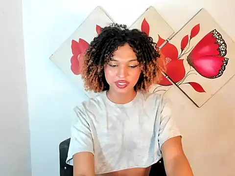 Snapshot of Elianisbigcock chatting on 06/19/26, 01:21 Elianisbigcock online show from 06/19/26, 01:21