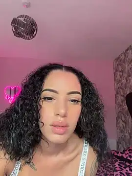 Snapshot of babygirlmarie chatting on 06/18/26, 03:27 babygirlmarie online show from 06/18/26, 03:27