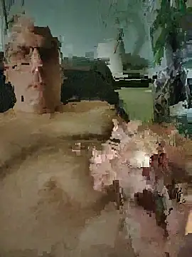 Snapshot of erer211 chatting on 06/19/26, 08:45 erer211 online show from 06/19/26, 08:45