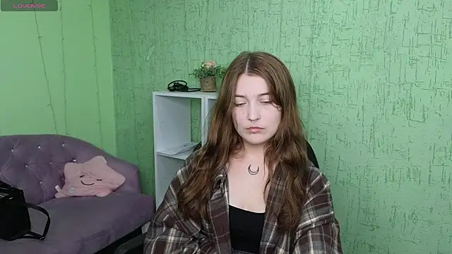 Snapshot of Zoe_Zenith chatting on 06/18/26, 12:42 Zoe Zenith online show from 06/18/26, 12:42
