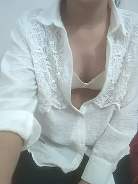Snapshot of sushmita0 chatting on 06/23/26, 01:42 sushmita0 online show from 06/23/26, 01:42