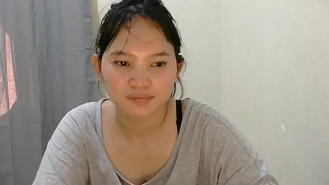 Snapshot of Fhwilloughbyxx chatting on 06/27/26, 06:29 Fhwilloughbyxx online show from 06/27/26, 06:29