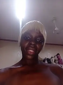 Snapshot of Highonmoglie chatting on 06/18/26, 08:57 Highonmoglie online show from 06/18/26, 08:57