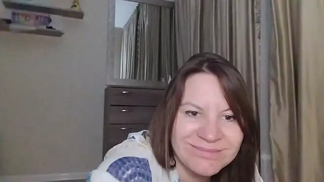 Snapshot of Lauralison chatting on 07/02/26, 08:59 Lauralison online show from 07/02/26, 08:59