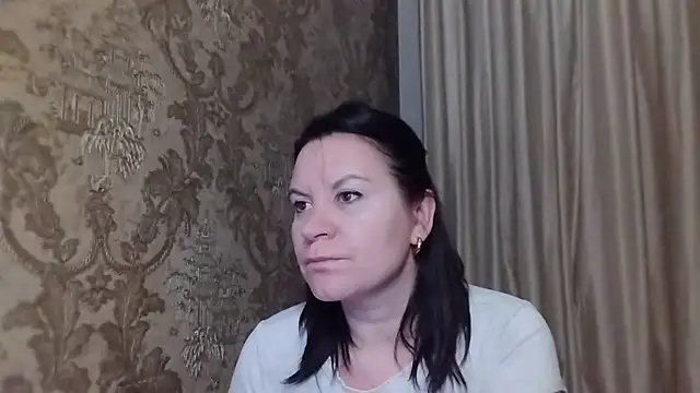 Snapshot of Lauralison chatting on 08/06/26, 09:17 Lauralison online show from 08/06/26, 09:17