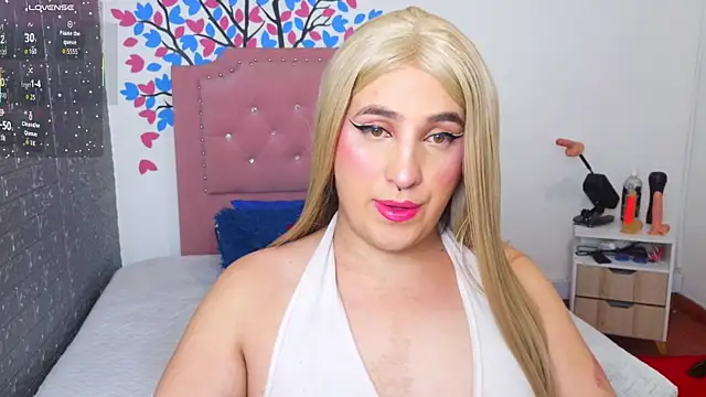 roxxy pink  online show from 06/19/26, 06:45