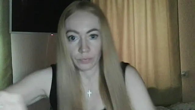 Snapshot of Zolissani chatting on 06/21/26, 11:13 Zolissani online show from 06/21/26, 11:13