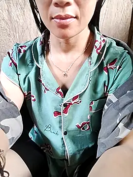 Snapshot of Myy_sexy chatting on 08/01/26, 08:02 Myy sexy online show from 08/01/26, 08:02