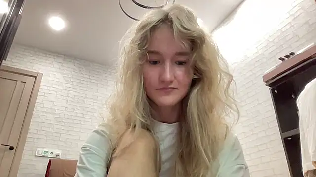 MissMillyx online show from 06/25/26, 05:23