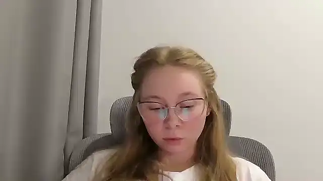 Vinelly online show from 06/23/26, 07:23