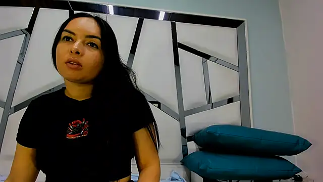 Snapshot of Violett_Bliss chatting on 07/08/26, 03:11 Violett Bliss online show from 07/08/26, 03:11