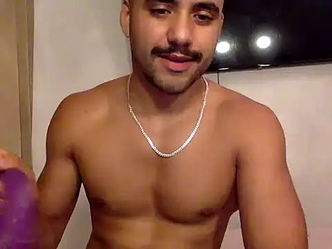 Snapshot of Hot_latinboy96 chatting on 06/21/26, 04:26 Hot latinboy96 online show from 06/21/26, 04:26